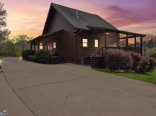 33 Old Shadwick Place Rd, Mineral Bluff, GA 30559