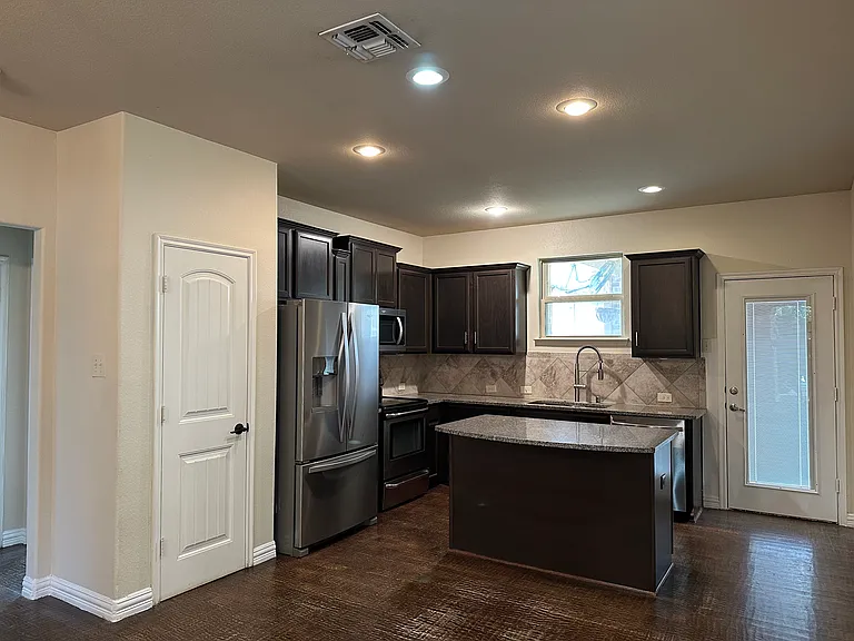 8921 Tenderfoot Ln — Photo 3