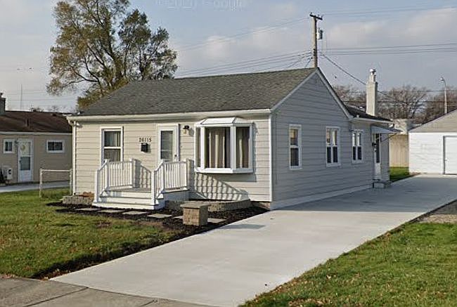 1st image of 26115 Groveland St