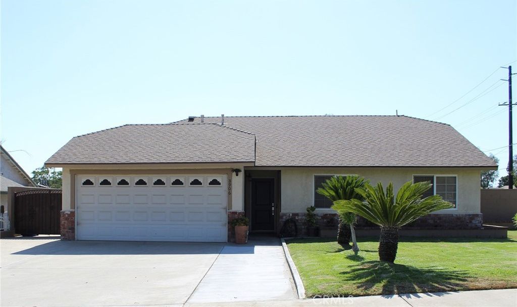 8906 Lime Ct, Fontana, CA - View 4