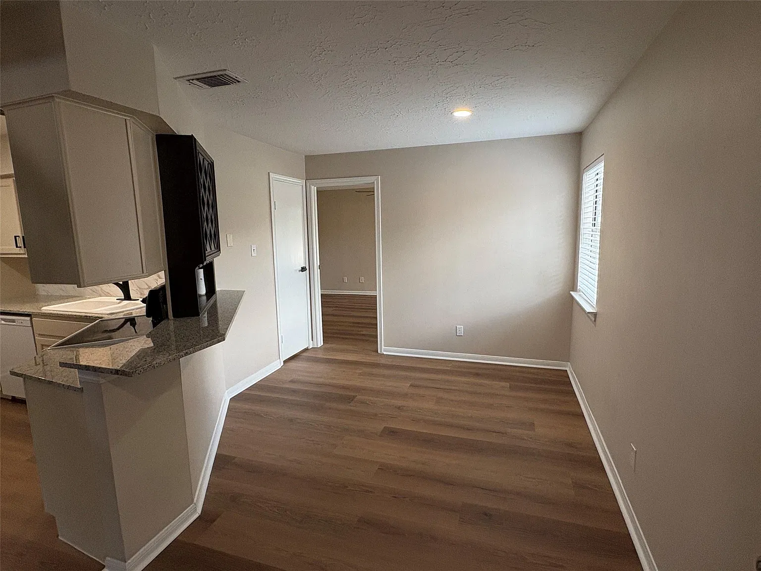 2 bed, 2.0 bath, 1200 sqft, $1,550 — Photo 3