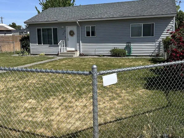 306 Yakima St, Umatilla, OR 97882
