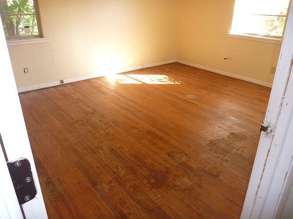 5th image of 126 Hillcrest Dr