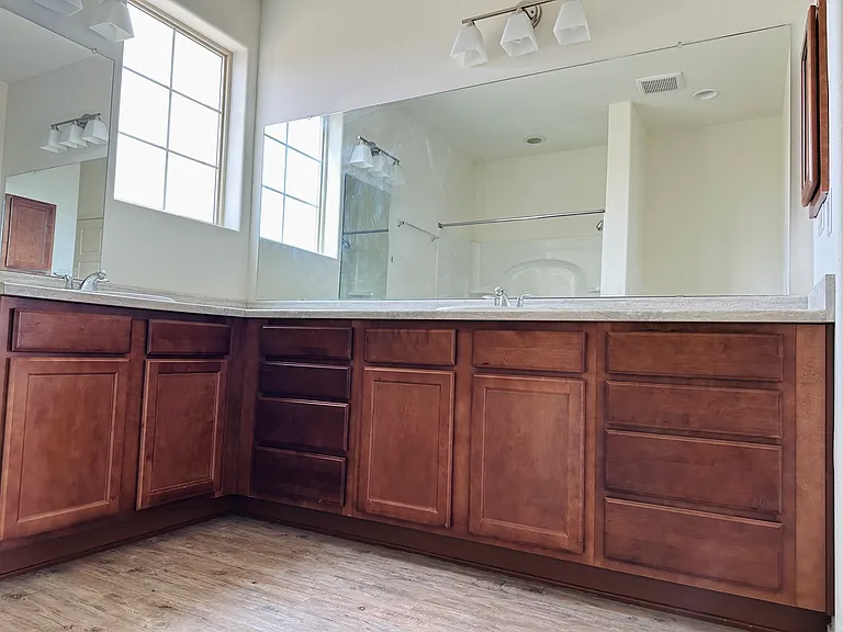 37 Oshara Blvd — Photo 3