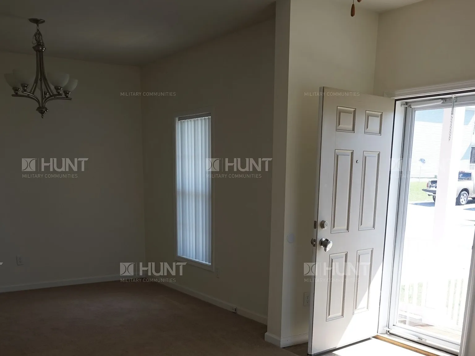 3 bed, 2.5 bath, 2525 sqft, $3,850 — Photo 4
