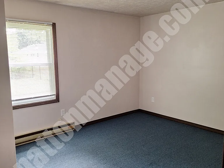 181 Hauser Ct N — Photo 7