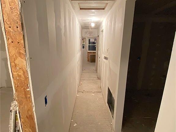 5th image of 412 Court St