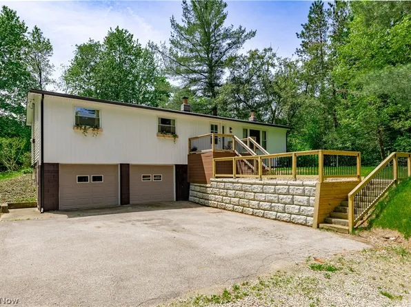 12133 Snow Rd, Burton, OH 44021