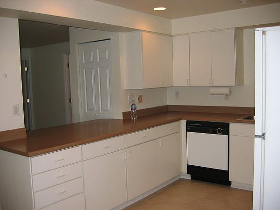 4th image of 12741 35th Ave NE APT 8