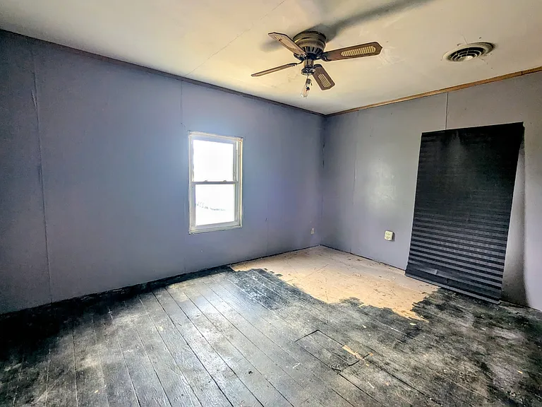 822 W Franklin St — Photo 9
