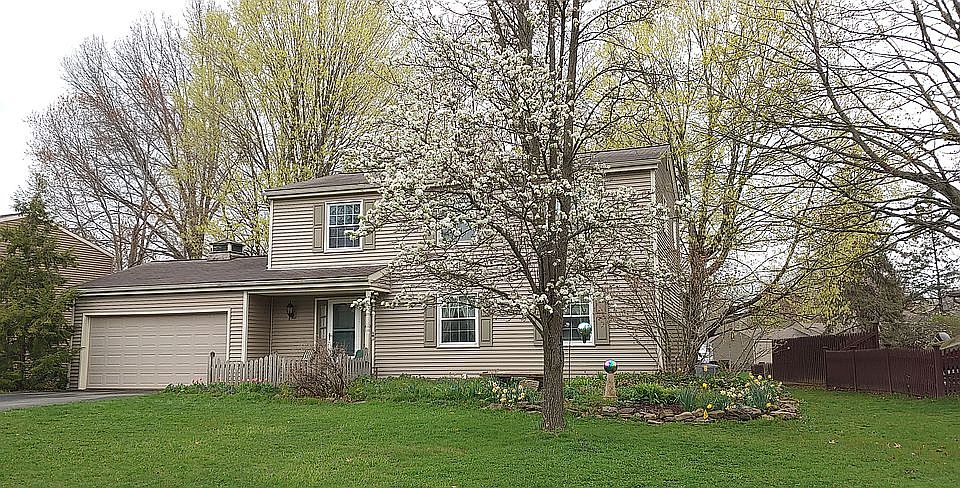 1st image of 466 Garden Wood Dr