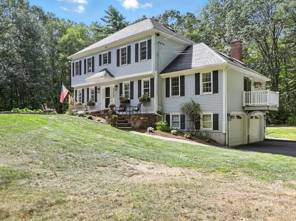 10 West St, Pepperell, MA 01463