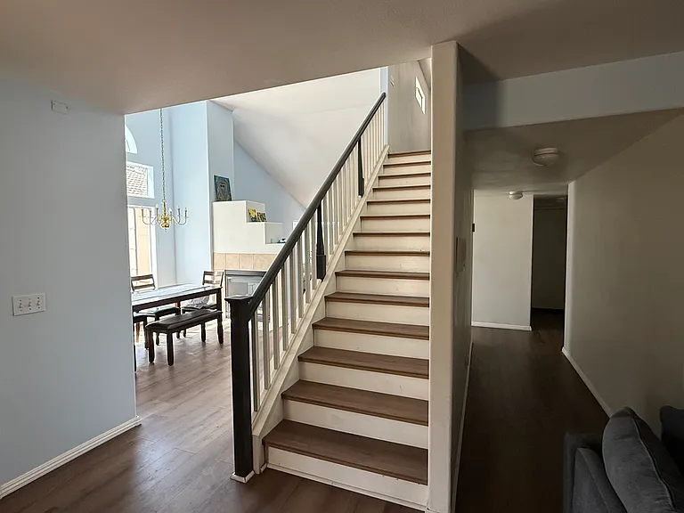 27211 Soprano St — Photo 8