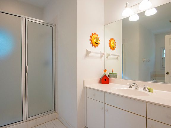 4th image of 9 Silver Moss Cir