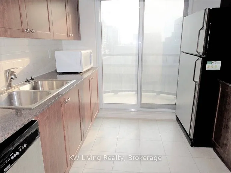 801 Bay St #1506 — Photo 4