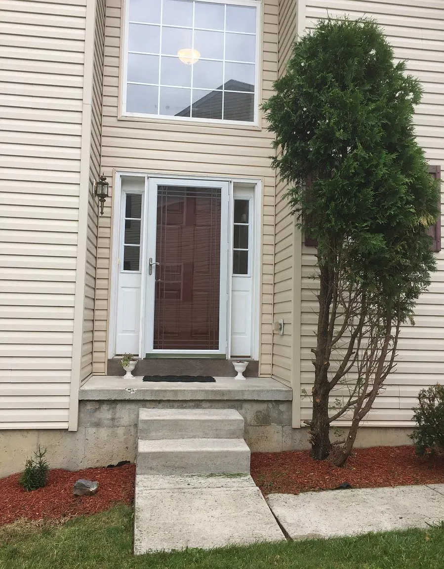 3 bed, 2.5 bath, 2030 sqft, $2,700 — Photo 3