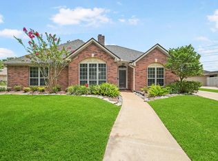 3919 E Wisteria Cir, Sugar Land, TX 77479