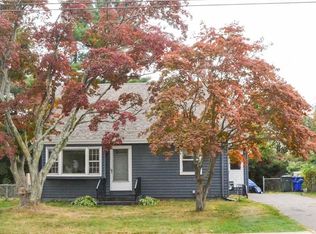 27 Chamberlin Dr, West Hartford, CT 06107