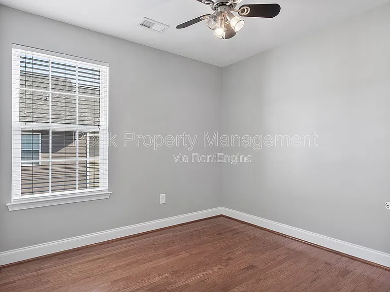 3823 Maher Mnr — Photo 30