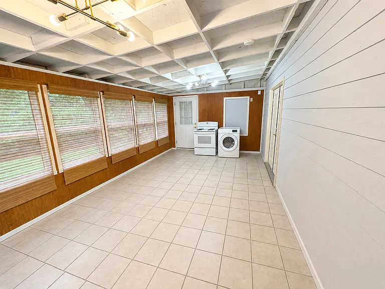 449 Green Acres Rd — Photo 8
