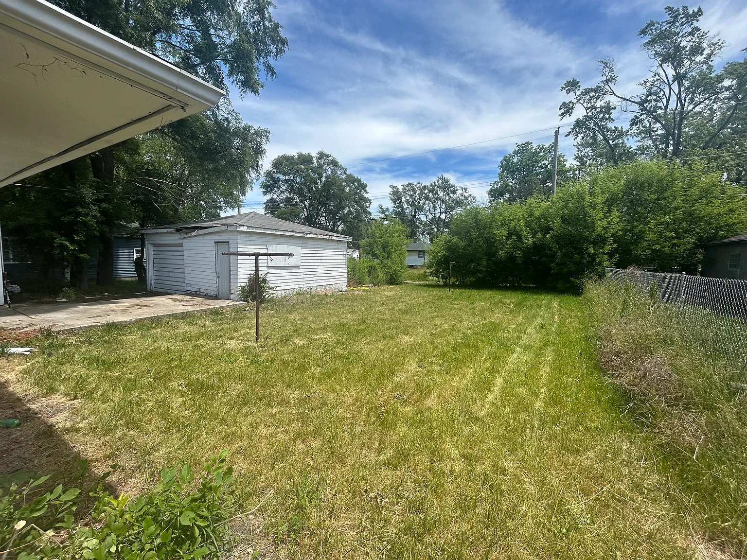 3 bed, 925 sqft, $1,295 — Photo 3