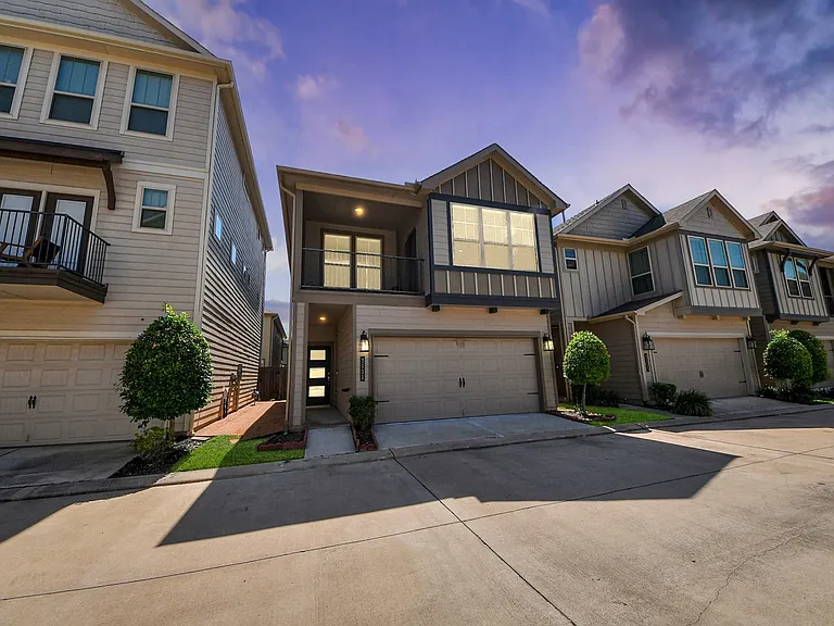 3111 Dakota Falls Dr — Photo 2