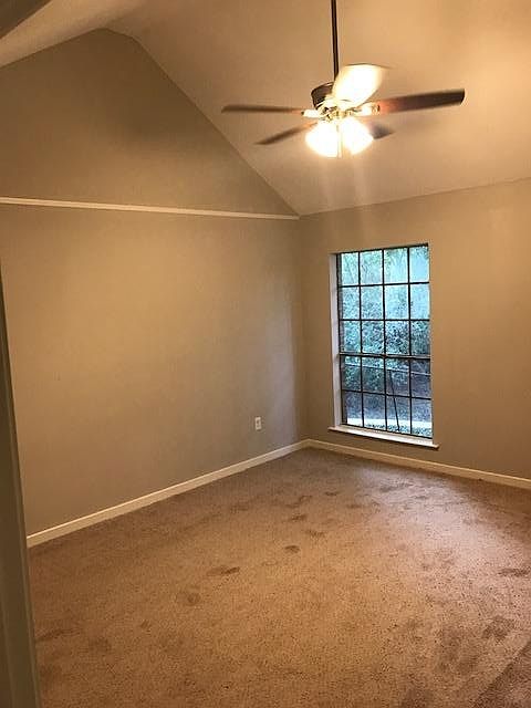 2nd image of 315 Longmeadow Ct S
