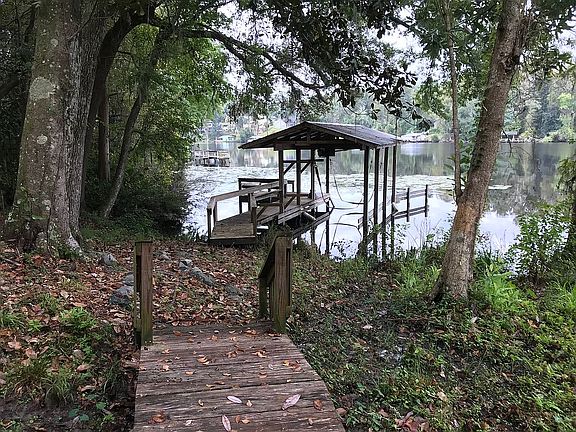 3rd image of 18775 Star Hill Ln