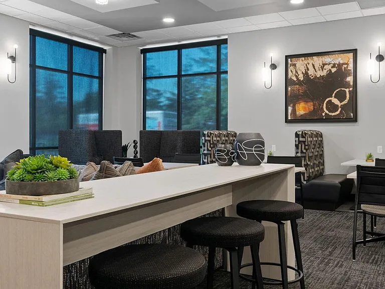 Lydia Rose Apartments — Photo 14