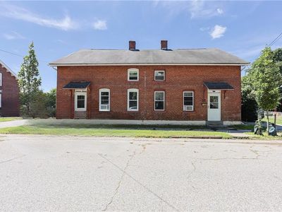 8 Lawrence St, Cumberland, RI, 02864