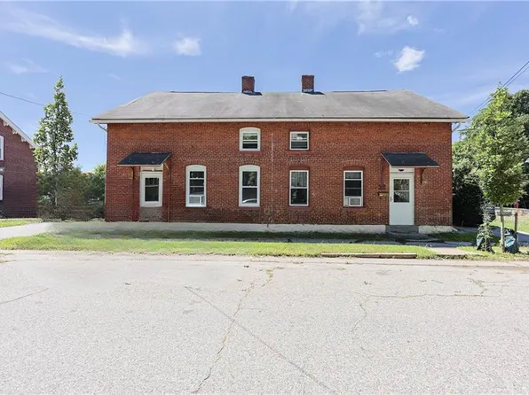 8 Lawrence St, Cumberland, RI 02864