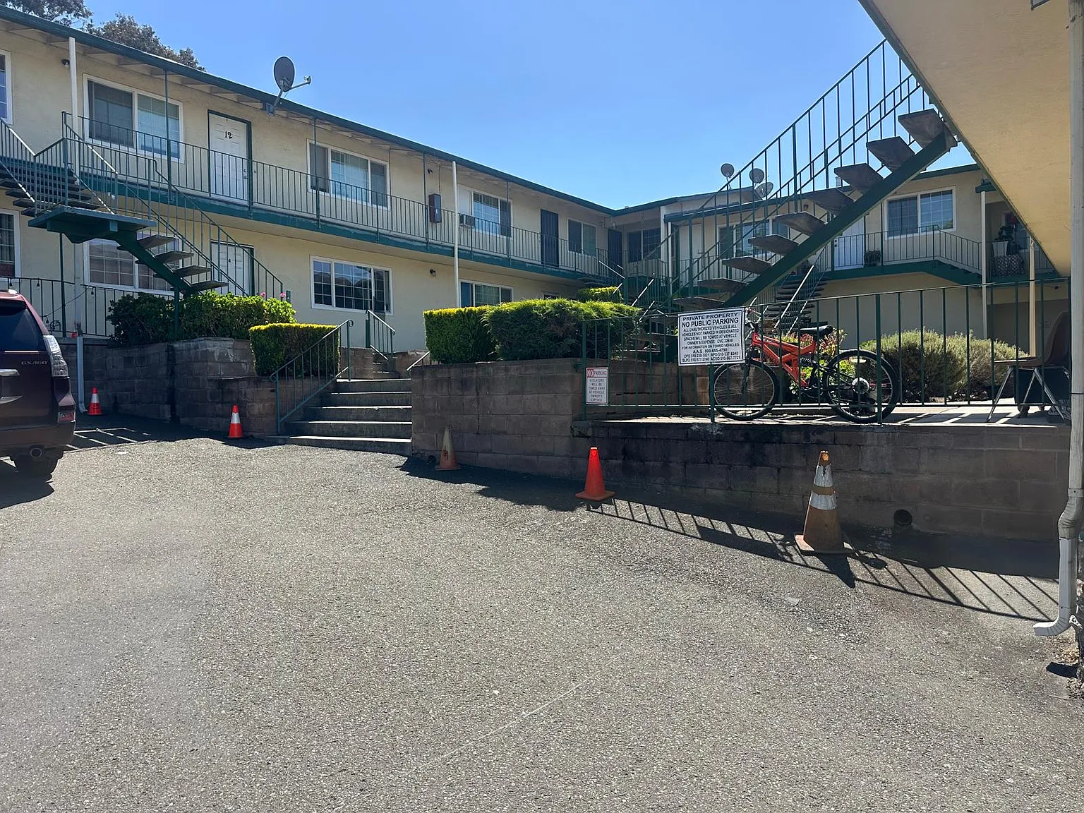 3 bed, 1.5 bath, $3,000 — Photo 3