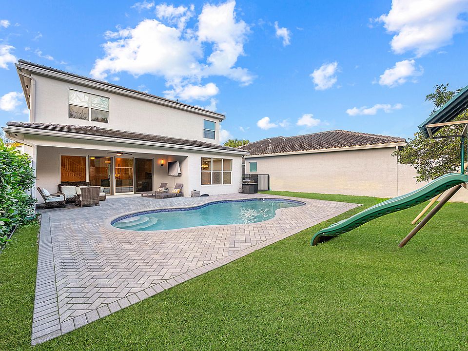 1st image of 15376 Green River Ct