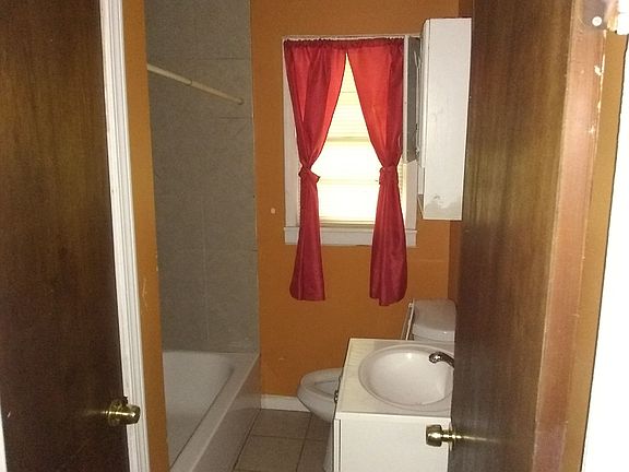 4th image of 459 Hilltop Dr