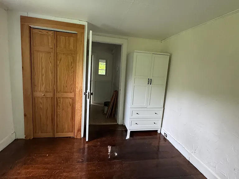 422 Mill Rd — Photo 6