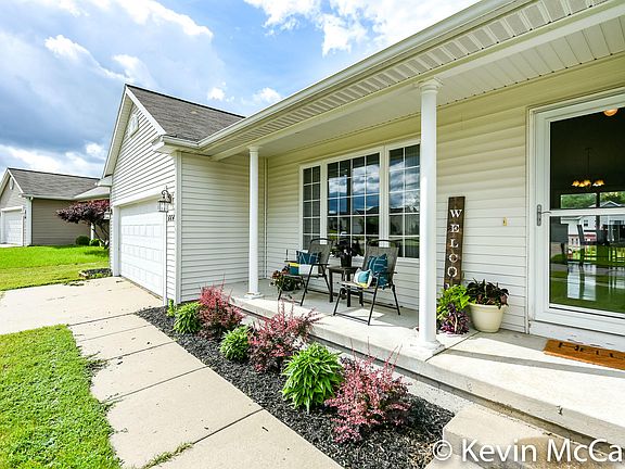 5th image of 664 Green Meadows Dr