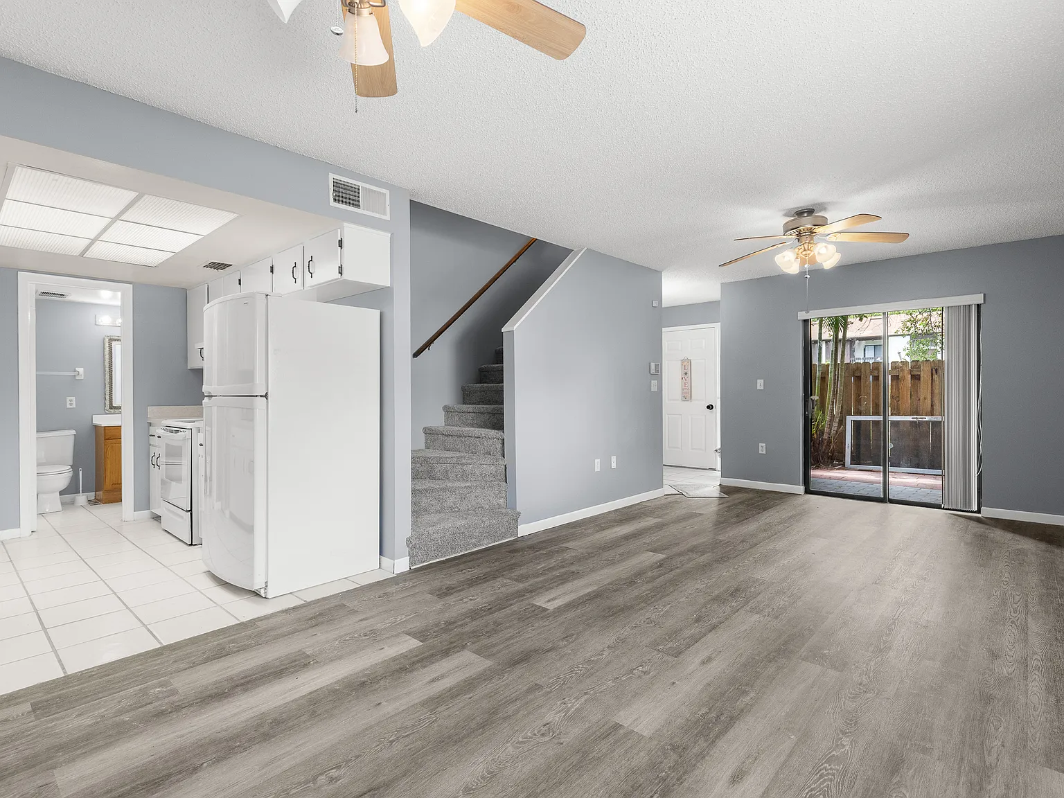 3 bed, 1350 sqft, $1,999 — Photo 3