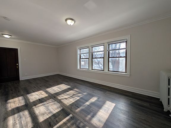 3rd image of 5818 W Berteau Ave #1