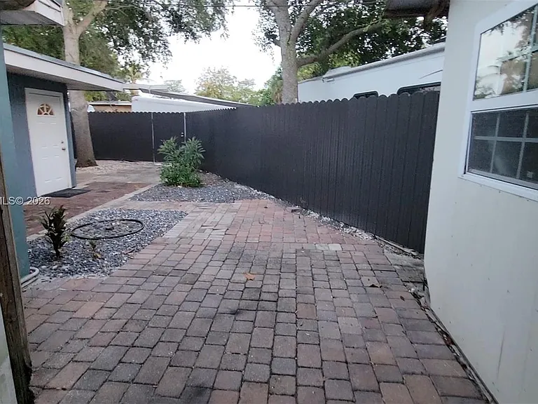 1115 SW 25th Ave #B — Photo 32