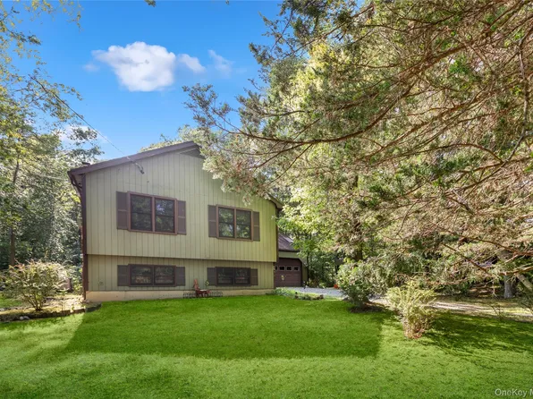 799 Pleasure Drive, Flanders, NY 11901