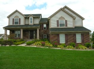 14271 Pond Bluff Dr #136, Van Buren Township, MI 48111