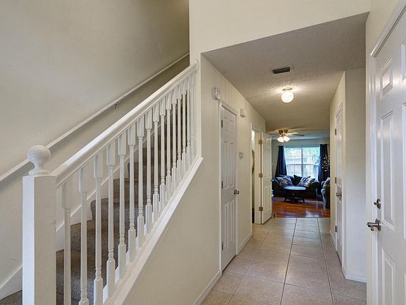 5th image of 523 Taylor Cir