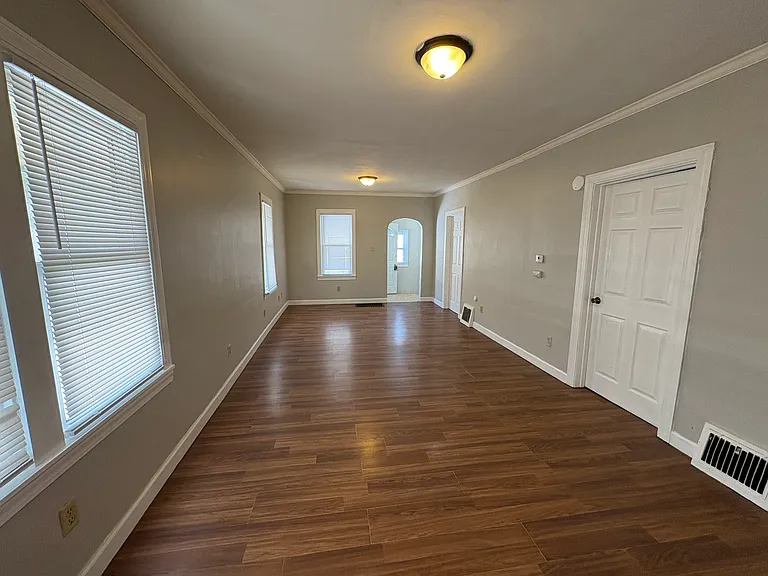 2916 W Meidroth St — Photo 7