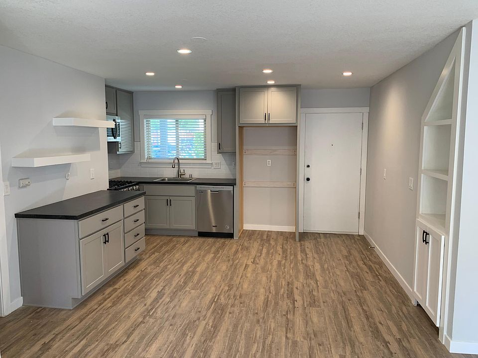 Kitchen & Entry Area