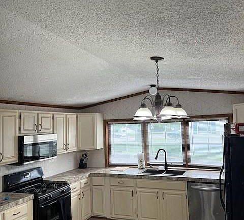 5th image of 8128 Brookwood Dr