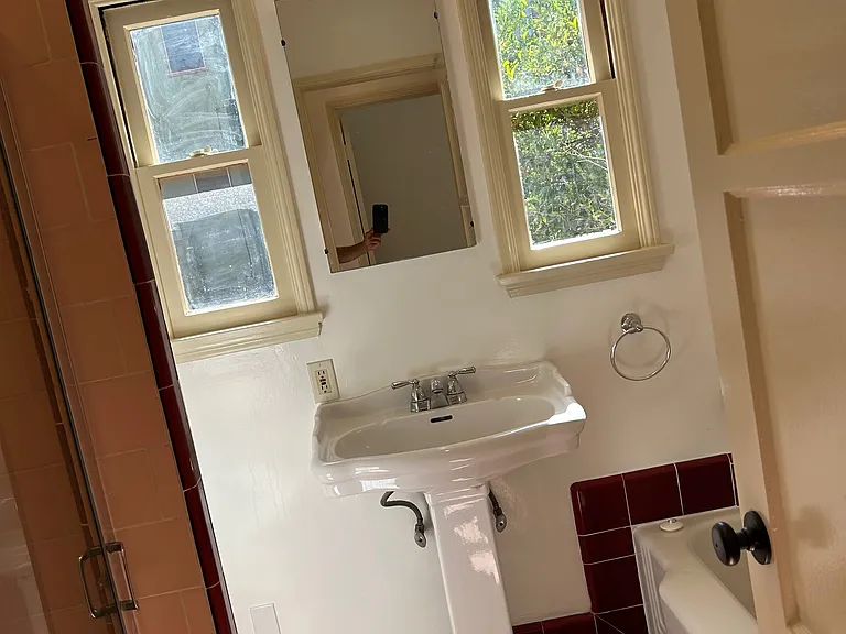 1425 Allison Ave — Photo 10