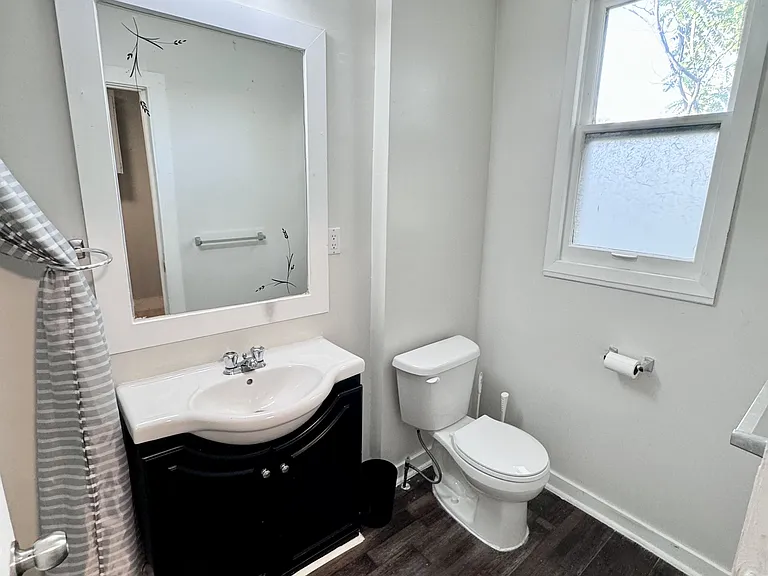 476 Aylmer Ave — Photo 10