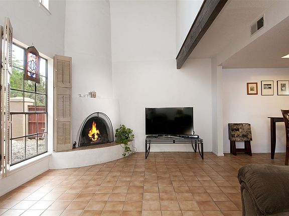 2nd image of 3085 Plaza Blanca