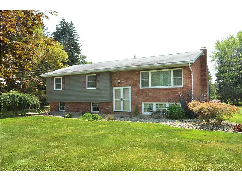 4015 Tuscarawas Rd photo 1