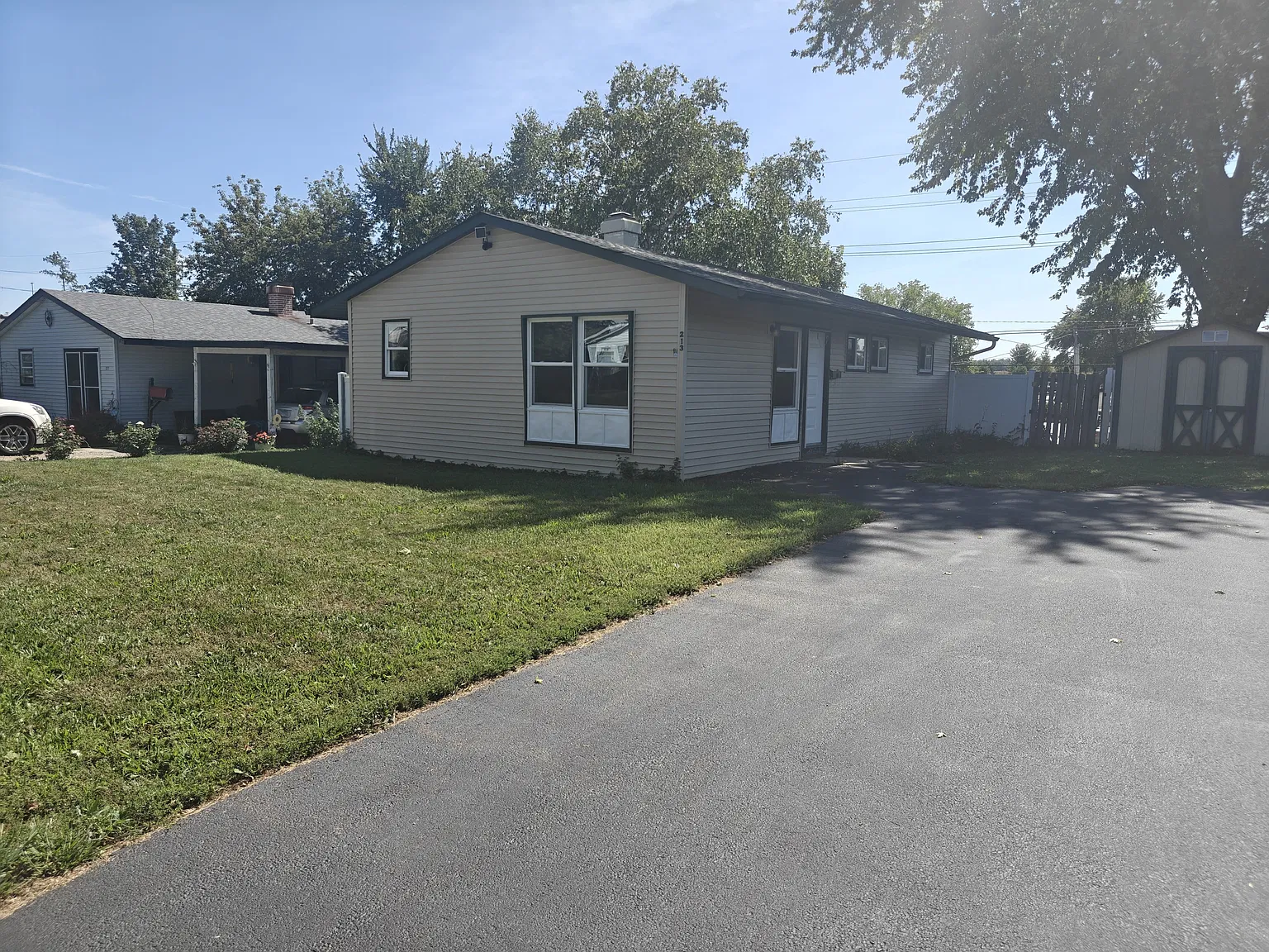213 Butte Ln, Carpentersville — Photo 1